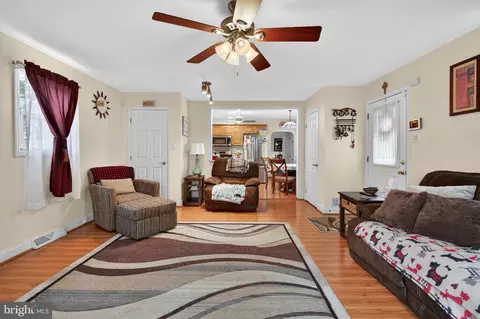 109 E Mill Rd, Maple Shade, NJ 08052
