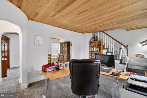 Entry Way - 109 E Mill Rd, Maple Shade, NJ 08052 photo 1 of 4