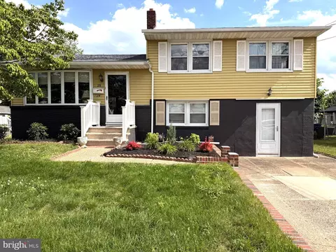 28 Washington Ave, Beverly, NJ 08010