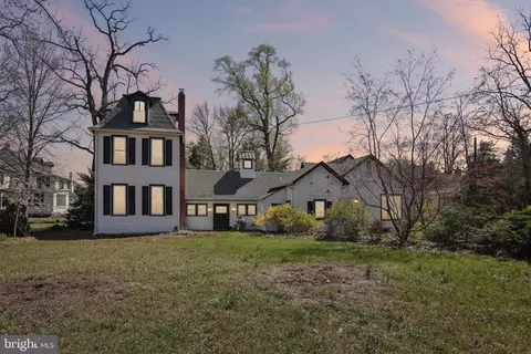 1 W Linden Rd, Beverly, NJ 08010