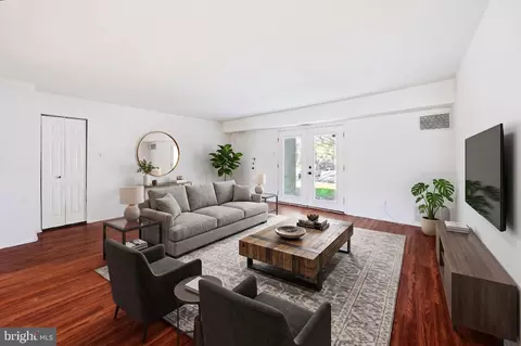 1294 Cooper St #E9, Edgewater Park, NJ 08010