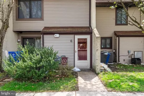 6 W Azalea Ln, Mount Laurel, NJ 08054