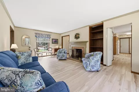 Living - 8 Candle Ct, Shamong, NJ 08088 photo 1 of 1