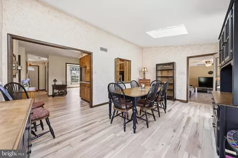 Dining - 8 Candle Ct, Shamong, NJ 08088 photo 2 of 3