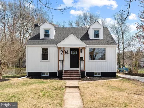 Exterior - 204 E Mill Rd, Maple Shade, NJ 08052 photo 2 of 5