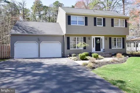 29 Little John Dr, Medford, NJ 08055