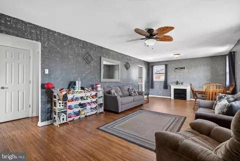 Entry Way - 505 Monroe St, Riverside, NJ 08075 photo 1 of 6