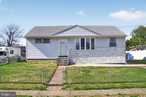 505 Monroe St, Riverside, NJ 08075