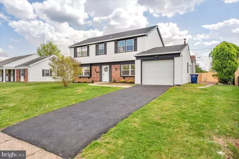 54 Gardenbrook Ln, Willingboro, NJ 08046