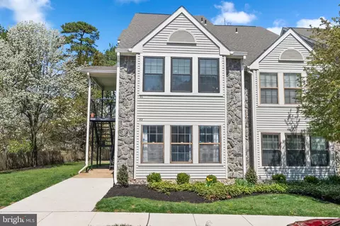 41 Chelmsford Ct, Marlton, NJ 08053