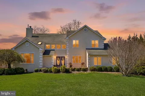 16 Dogwood Dr, Burlington, NJ 08016