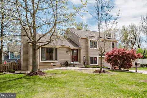 14 Snowball Ct, Mount Laurel, NJ 08054