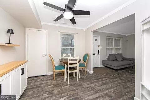 Entry Way - 3045 Harbour Dr, Palmyra, NJ 08065 photo 2 of 3