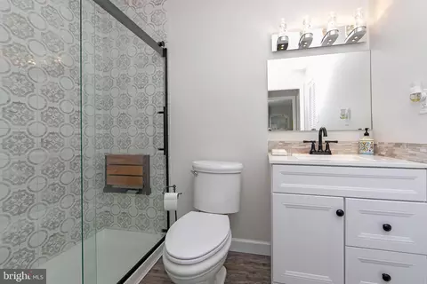 Bath - 3045 Harbour Dr, Palmyra, NJ 08065 photo 1 of 1