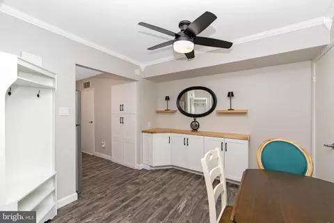 Entry Way - 3045 Harbour Dr, Palmyra, NJ 08065 photo 1 of 3