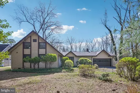 39 Oakwood Dr, Medford, NJ 08055