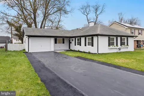 31 Medley Ln, Willingboro, NJ 08046