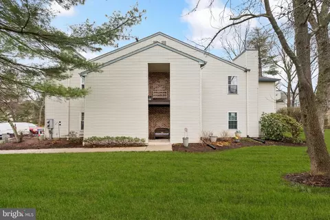 112 Village Ln, Mount Laurel, NJ 08054