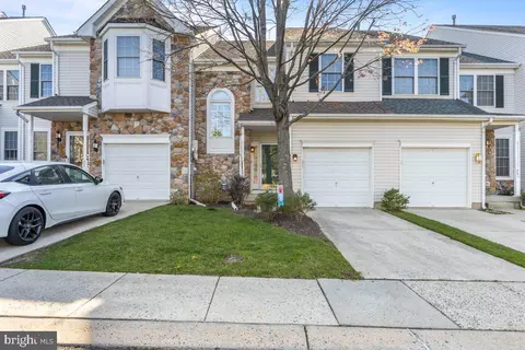 24 Farmington Ct, Bordentown, NJ 08505