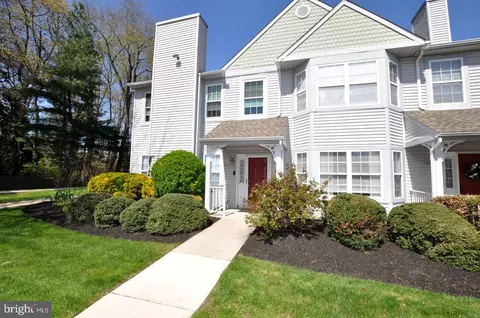 701 Sweetwater Dr, Cinnaminson, NJ 08077