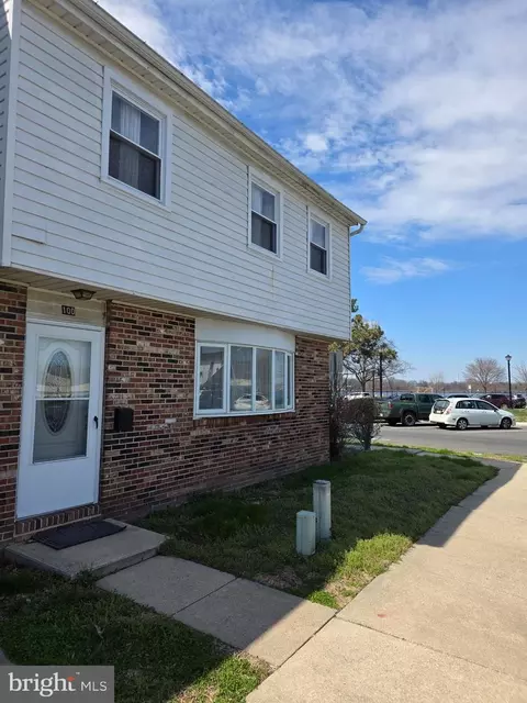 100 Stacy Ct, Burlington, NJ 08016