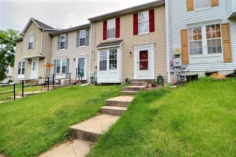 6 Regency Dr, Mount Holly, NJ 08060
