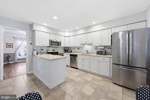 Kitchen - 406 Berkshire Way, Marlton, NJ 08053 photo 3 of 5