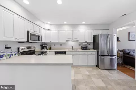 Kitchen - 406 Berkshire Way, Marlton, NJ 08053 photo 2 of 5