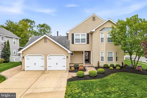 7 Watson Dr, Mount Laurel, NJ 08054