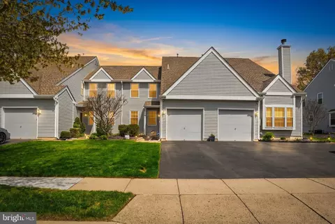 27 Aspen Ct, Bordentown, NJ 08505