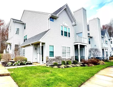 302 Quail Rd, Marlton, NJ 08053