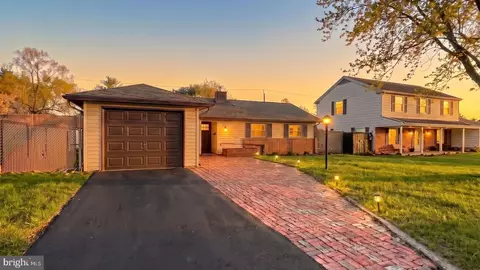 38 Sherwood Ln, Willingboro, NJ 08046