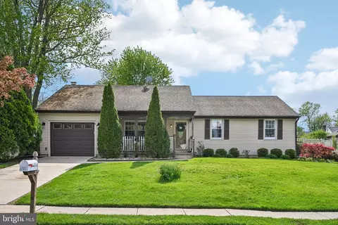 139 Coopers Kill Rd, Delran, NJ 08075