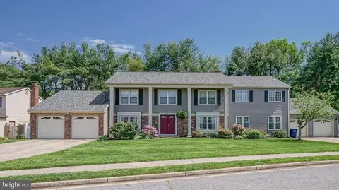 514 Meadow Ct, Mount Laurel, NJ 08054