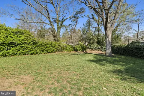 Exterior - 329 Maple Rd, Mount Laurel, NJ 08054 photo 5 of 6