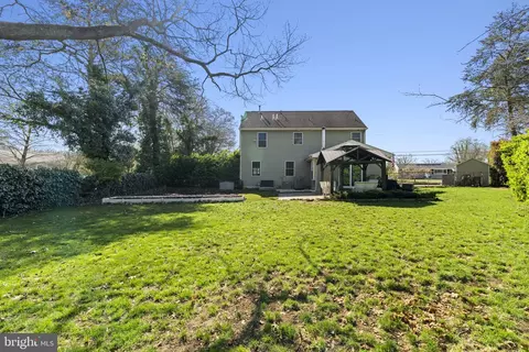 Exterior - 329 Maple Rd, Mount Laurel, NJ 08054 photo 4 of 6