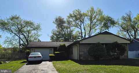 157 Edge Ln, Willingboro, NJ 08046