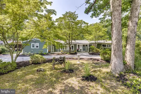 21 S Lakeside Dr W, Medford, NJ 08055