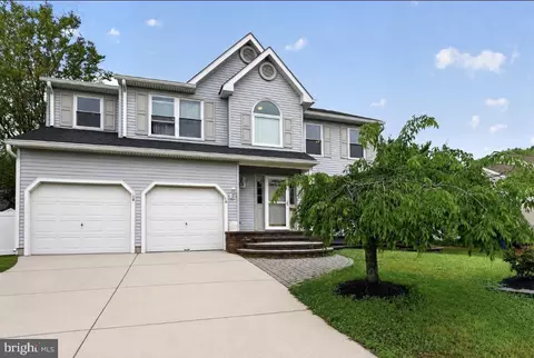 16 Whitehaven Dr, Lumberton, NJ 08048
