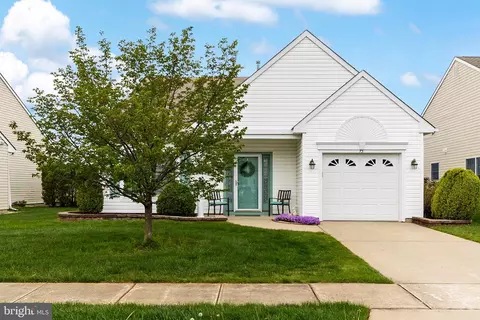 73 Wagon Wheel Ln, Columbus, NJ 08022