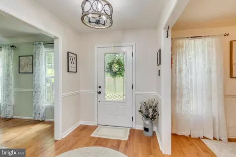 Entry Way - 36 Waltham Dr, Tabernacle, NJ 08088 photo 1 of 6