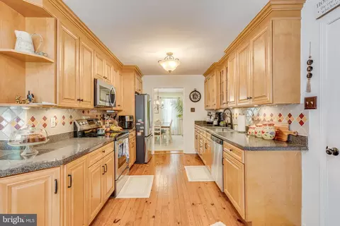 Kitchen - 36 Waltham Dr, Tabernacle, NJ 08088 photo 4 of 4