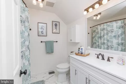 Bath - 36 Waltham Dr, Tabernacle, NJ 08088 photo 1 of 3