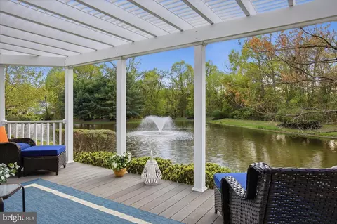 27 Mitchell Ct, Marlton, NJ 08053