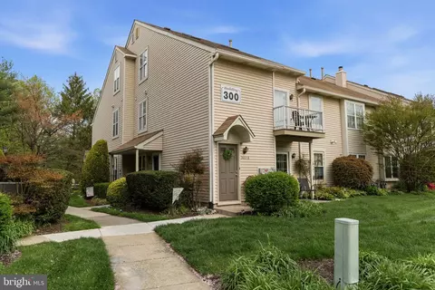 303 A Sedgefield Dr, Mount Laurel, NJ 08054