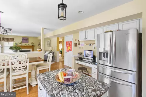 Kitchen - 25 Springcress Dr, Delran, NJ 08075 photo 3 of 4