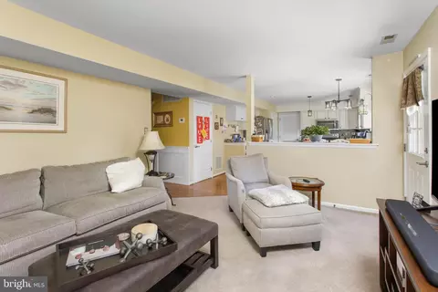 Entry Way - 25 Springcress Dr, Delran, NJ 08075 photo 3 of 6
