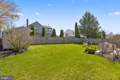Exterior - 25 Springcress Dr, Delran, NJ 08075 photo 3 of 5