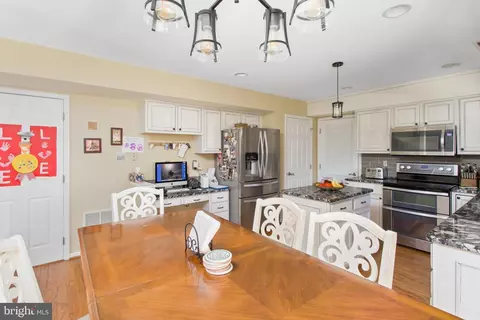 Kitchen - 25 Springcress Dr, Delran, NJ 08075 photo 1 of 4