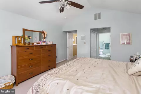 Bedroom - 25 Springcress Dr, Delran, NJ 08075 photo 2 of 4